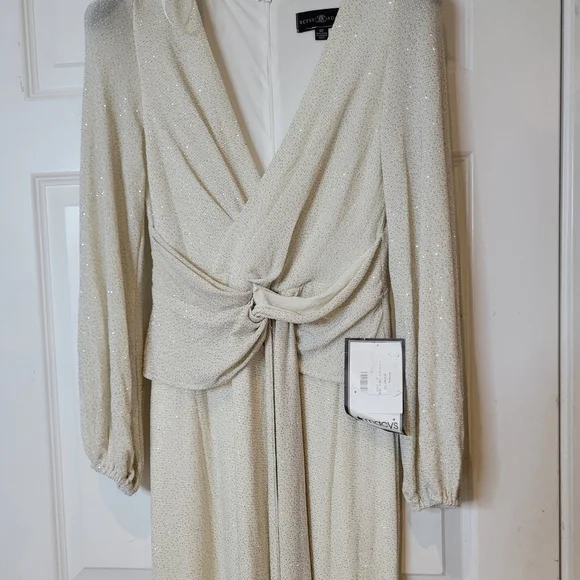 Macy's Shimmering Cream Bridal Gown - Picture 2 of 7